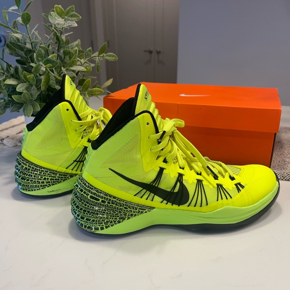 Nike Hyperdunk 2013 Volt